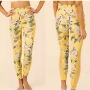 Zyia Floral Yellow Leggings Light and Tight